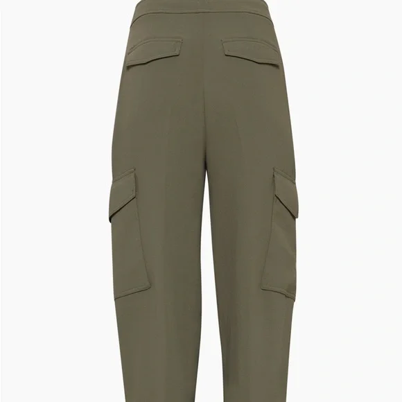 Aritzia Wilfred Shift Cargo PantRelaxed barrel-leg crepe cargo pants